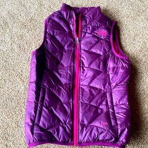 Adorable reversible North face vest